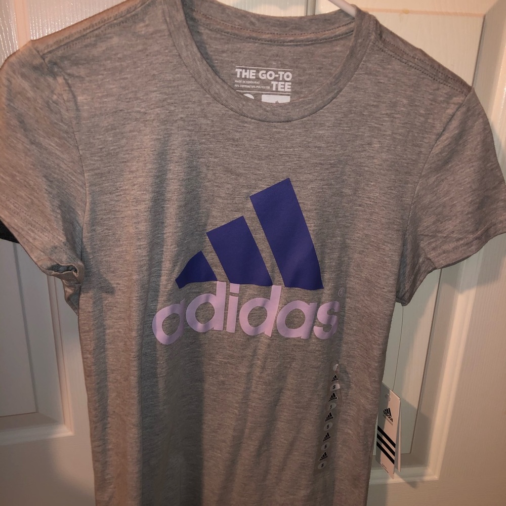 BRAND NEW Women's Adidas The Go-To tee